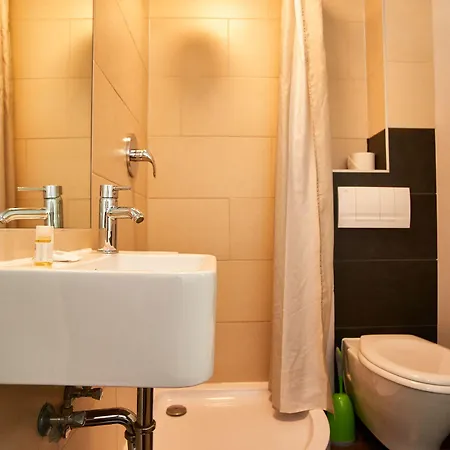 فندق Hotel City Inn 3*